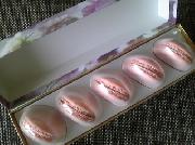 花咲くローズマカロン