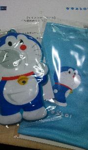 すすメトロ！ドラえもんグッズセット（パスケース、クリーナーポーチのセット）