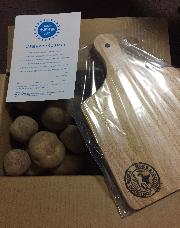 「北海道のじゃがいも」2kgと「カッティングボード」