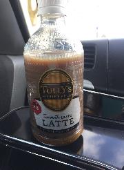 タリーズコーヒースムーステイストラテ・じゃがりこはちみつバター・ミルクたっぷりカフェラテ