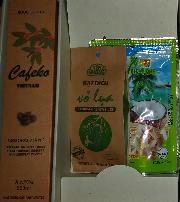 コーヒーのお酒＆カシューナッツ＆ココナッツチップス