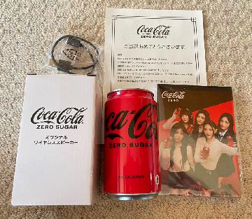 オリジナルワイヤレススピーカーとコカ・コーラ ゼロ ✕NewJeans メモ帳