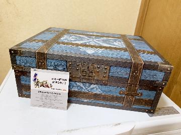 B賞　どの装備で狩りに⾏く？オリジナルグッズ⼊り⽀給品ボックス