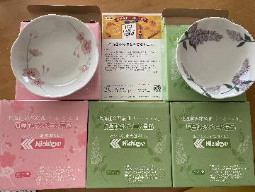 Wチャンス賞 桜のお皿2枚、ライラックのお皿3枚
