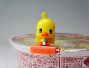 チキンラーメンフタどめフィギュア全2種